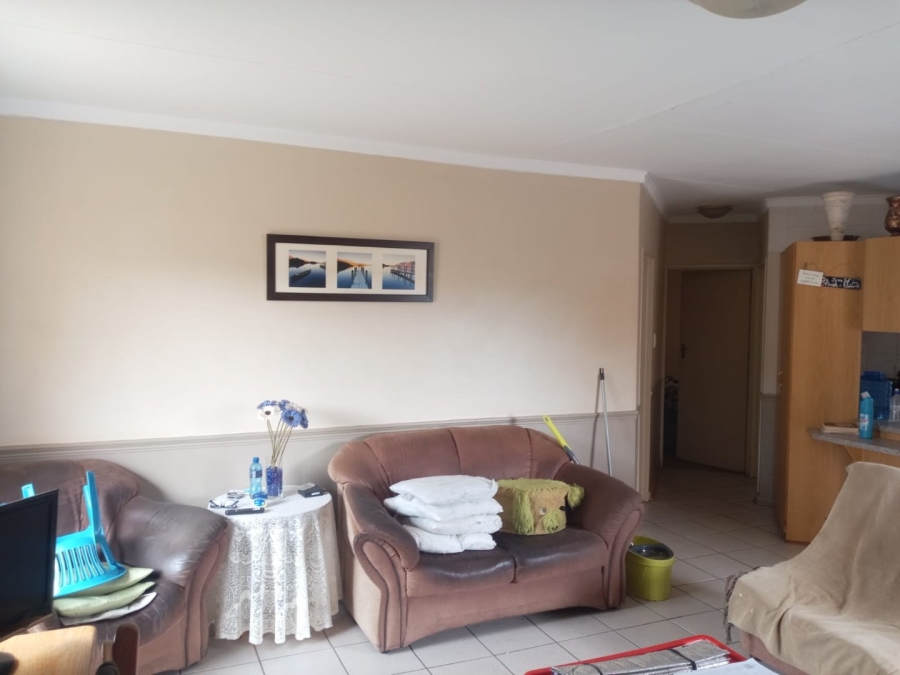 2 Bedroom Property for Sale in Langenhovenpark Free State